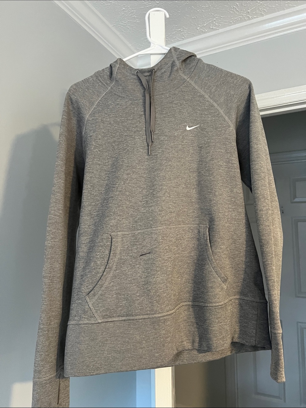 Nike Men’s Gray Crewneck Dri-FIT Pullover Hoodie